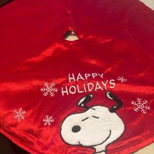 Peanuts Red and White Holiday Tree Skirt